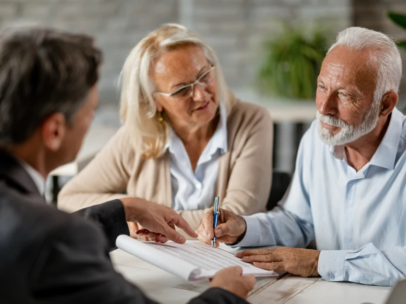 סוכן ביטוח או מתכנן פרישה